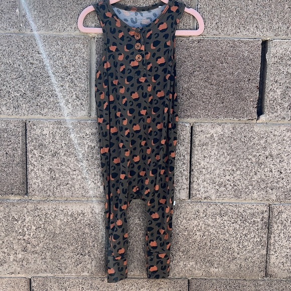 Posh Peanut Eli Racerback Henley Romper - Picture 6 of 12